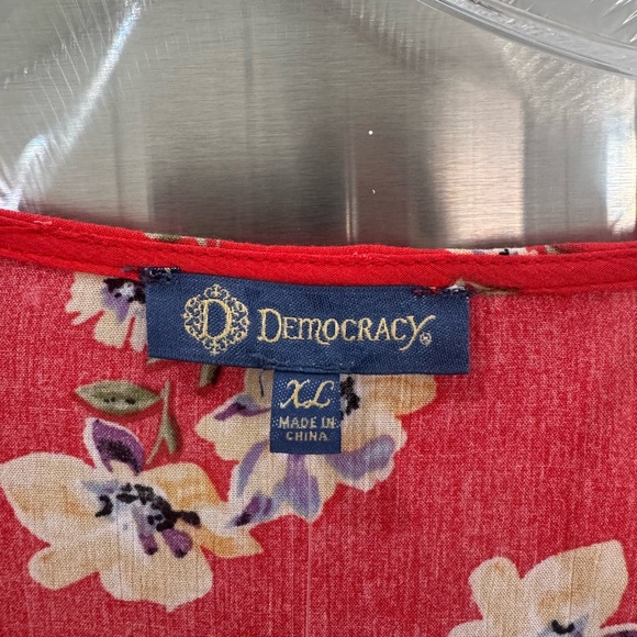 Democracy Red Floral Blouse - Picture 4 of 5